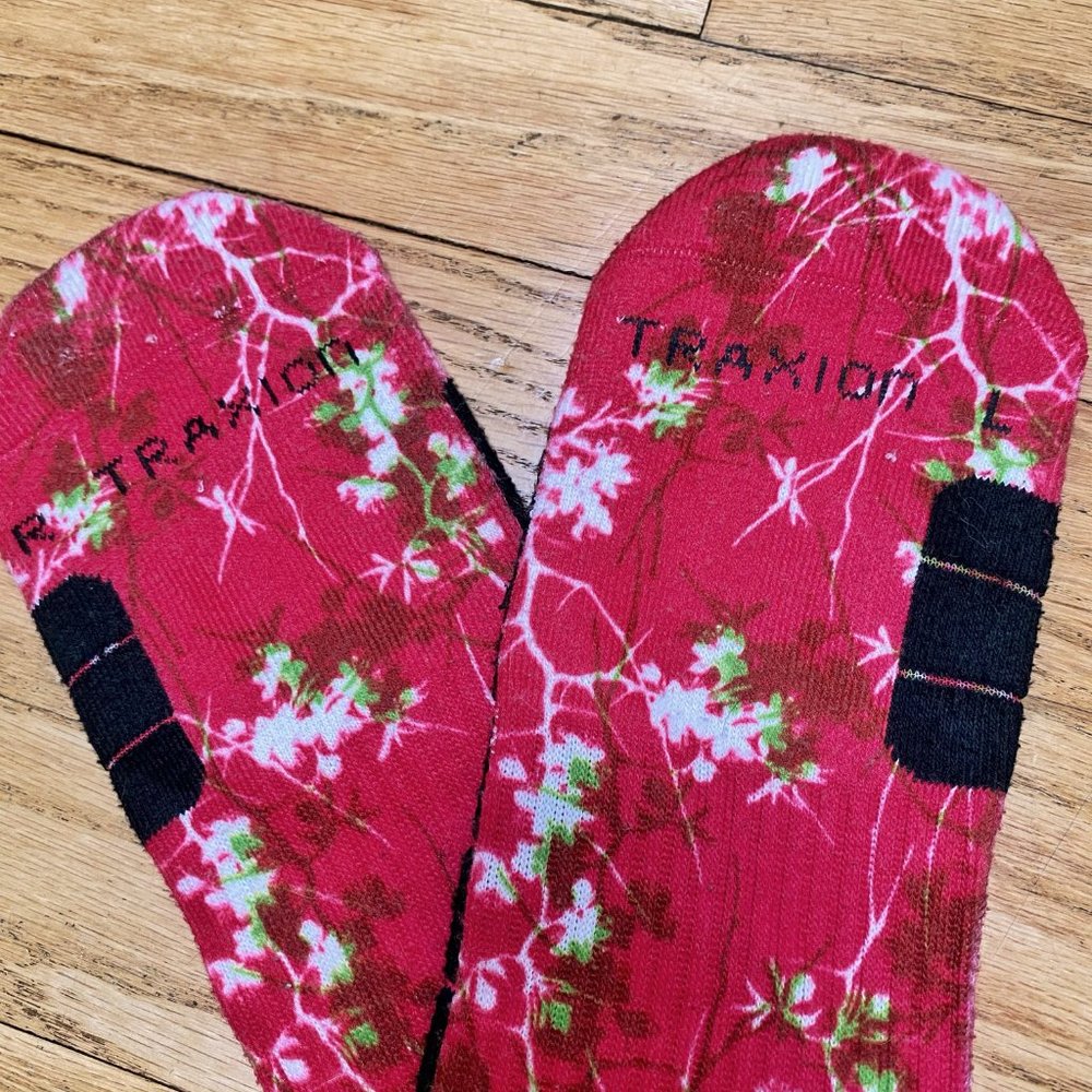 Adidas Traxion cherry blossom sakura socks - Picture 2 of 4